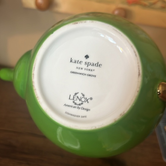 Kate Spade Greenwich Grove Green Teapot w/ original box included - Picture 8 of 10